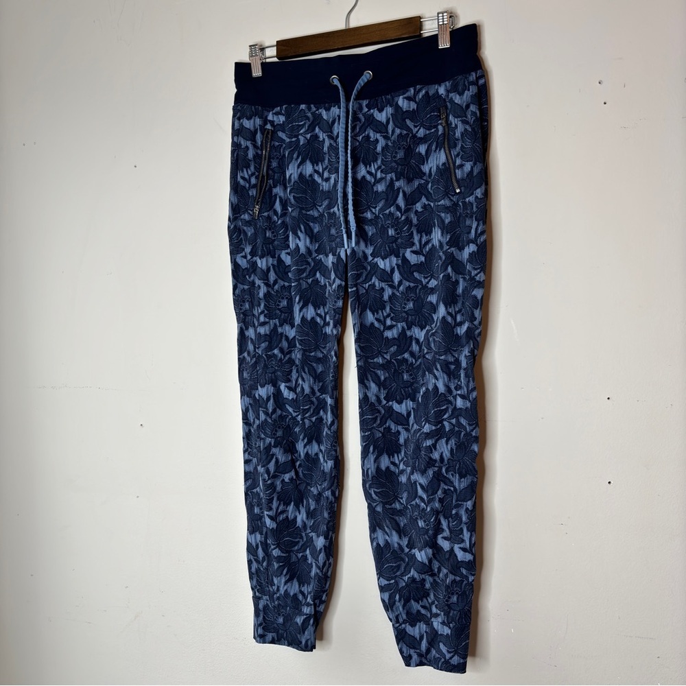 Athleta Trekkie North Printed Jogger Pants Navy Floral Print Size 8 - Picture 10 of 11